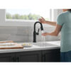 9984TL-BL-DST_MODEL_WATER_04_WEB